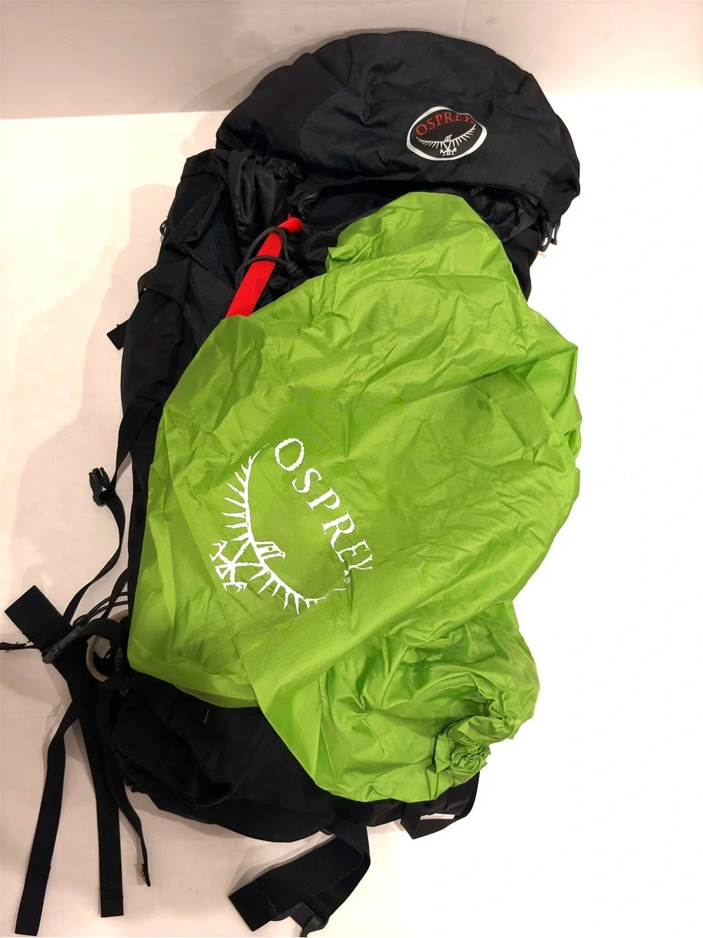 Osprey Kestrel 48 Black Men's Hiking Backpack M/L like new